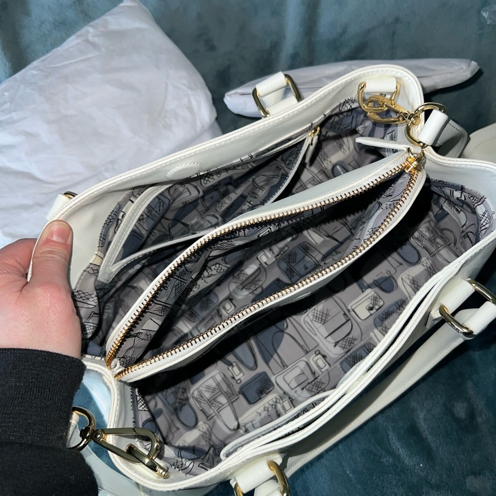 Vera Bradley white leather purse & matching wristlet - Picture 8 of 11